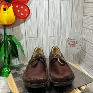 Alegria clogs
